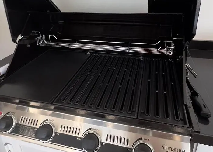 Exclusive Penthouse With Jacuzzi And Gas Barbecue Kyrenia (Northern Cyprus)