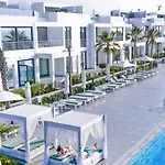 Exclusive Penthouse With Jacuzzi And Gas Barbecue 公寓 凯里尼亚