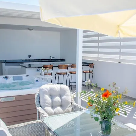 Exclusive Penthouse With Jacuzzi And Gas Barbecue