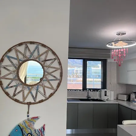 Exclusive Penthouse With Jacuzzi And Gas Barbecue Apartmán